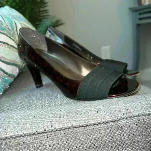 Stuart Weitzman 'Leopard' heels with open toe size 7.5N